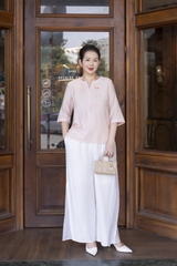 M COLLECTION | Áo Kiểu Nữ Trung Niên Tặng Mẹ Chất Vải Xô Tăm Thêu Hoa Đính Nút Tay Lỡ A12116LW01