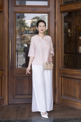 M COLLECTION | Áo Kiểu Nữ Trung Niên Tặng Mẹ Chất Vải Xô Tăm Thêu Hoa Đính Nút Tay Lỡ A12116LW01