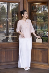 M COLLECTION | Áo Kiểu Nữ Trung Niên Tặng Mẹ Chất Vải Xô Tăm Thêu Hoa Đính Nút Tay Lỡ A12116LW01