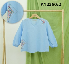 Áo Kiểu Linen Tay Dài Thêu Họa Tiết - A12250/2