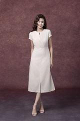 SWANLAKE | Váy Đầm Nữ Midi Cổ Chữ V Cài Nút Xếp Ly Vải Linen Tay Ngắn Thắt Eo Xẻ Tà Công Sở D13288LW01