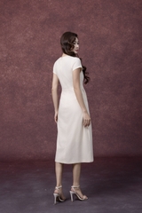 SWANLAKE | Váy Đầm Nữ Midi Cổ Chữ V Cài Nút Xếp Ly Vải Linen Tay Ngắn Thắt Eo Xẻ Tà Công Sở D13288LW01