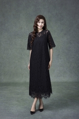 SWANLAKE | Đầm Tiệc Phuom Suông Ren Dài Qua Gối D13317LW01