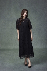 SWANLAKE | Đầm Tiệc Phuom Suông Ren Dài Qua Gối D13317LW01