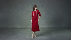 SWANLAKE | Váy Đầm Nữ Midi Suông Vải Linen Thêu Họa Tiết Cổ Tròn Tay Lỡ Có Túi Xẻ Tà Công Sở D13149LW01