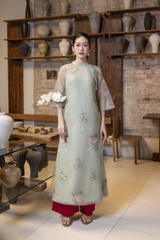 SWANLAKE | Áo Dài Cách Tân Nữ Phom Suông Tà Kép Cổ Trụ Chất Vải Tơ Ép Thêu Hoa Tay Lỡ L13254LW01