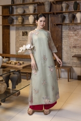 SWANLAKE | Áo Dài Cách Tân Nữ Phom Suông Tà Kép Cổ Trụ Chất Vải Tơ Ép Thêu Hoa Tay Lỡ L13254LW01