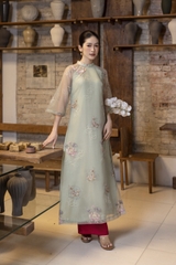 SWANLAKE | Áo Dài Cách Tân Nữ Phom Suông Tà Kép Cổ Trụ Chất Vải Tơ Ép Thêu Hoa Tay Lỡ L13254LW01