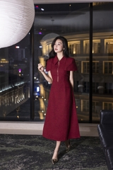 SWANLAKE | Váy Đầm Midi Nữ Chất Vải Dạ Cổ Sơ Mi Khóa Kéo Tay Ngắn Nhấn Eo Công Sở Đi Tiệc D13353MW01 Vải Nỉ