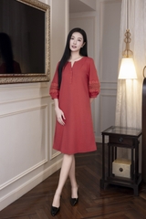 SWANLAKE | Váy Đầm Nữ Suông Cổ Trụ Cài Nút Vải Linen Tay Lỡ Phồng Thêu Hoa Phối Lưới Công Sở D12815LW01