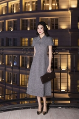 SWANLAKE | Váy Đầm Midi Nữ Chất Vải Dạ Cổ Sơ Mi Khóa Kéo Tay Ngắn Nhấn Eo Công Sở Đi Tiệc D13353MW01 Vải Nỉ