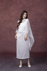 SWANLAKE | Váy Đầm Maxi Nữ Vải Lụa Gấm Phối Choàng Tơ Xẻ Tà Nhấn Eo Sát Nách Đi Tiệc D13329LW01