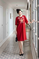 SWANLAKE | Váy Đầm Nữ Suông Vải Linen Cao Cấp Thêu Hoa Cổ Tròn Viền Tay Lỡ Có Túi Công Sở D12858W01