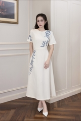 Váy Đầm Nữ Suông Cổ Tròn Vải Lụa Dày Thêu Hoa Nhấn Eo Tay Ngắn Sang Trọng Đi Tiệc D13038LW01