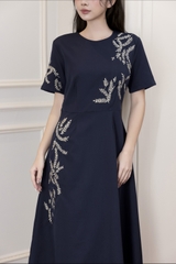 Váy Đầm Nữ Suông Cổ Tròn Vải Lụa Dày Thêu Hoa Nhấn Eo Tay Ngắn Sang Trọng Đi Tiệc D13038LW01