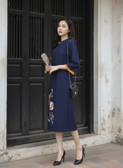 SWANLAKE | Váy Đầm Midi Nữ Phom Suông Cổ Tròn Tay Lỡ Thêu Hoa Chất Vải Linen Đi Tết Dự Tiệc D13232LW01