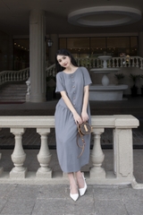 SWANLAKE | Váy Đầm Maxi Nữ Suông Trơn Đính Nút Bọc Tơ Cát Eo Hạ Xếp Ly Cổ Tròn Có Túi Công Sở D12835LW01