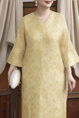 M COLLECTION | Váy Đầm Tiệc Suông Nữ Trung Niên Tặng Mẹ Tơ Tencel Cổ Chữ V Tay Lỡ Xẻ Tà D13376LW01