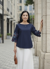 M COLLECTION | Áo Kiểu Nữ Trung Niên Tặng Mẹ Bà Cổ Tròn Tay Lỡ Vải Lụa Ý Thêu Hoa Cao Cấp A12866