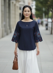 M COLLECTION | Áo Kiểu Nữ Trung Niên Tặng Mẹ Bà Cổ Tròn Tay Lỡ Vải Lụa Ý Thêu Hoa Cao Cấp A12866