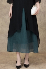 SWANLAKE | Váy Đầm Maxi Suông Nữ Xẻ Tà Tay Lỡ Cổ Tròn Vải Tơ Dập Ly Cao Cấp Đi Tiệc Công Sở D13235LW01