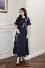 Váy Đầm Nữ Suông Cổ Tròn Vải Lụa Dày Thêu Hoa Nhấn Eo Tay Ngắn Sang Trọng Đi Tiệc D13038LW01