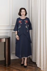 M COLLECTION | Váy Đầm Nữ Trung Niên Tặng Mẹ, Bà Suông Cotton Cát Thêu Hoa Hè Cổ Tròn Tay Lỡ D12978LW01