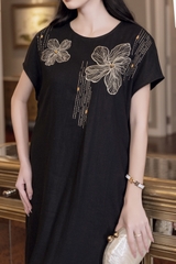 SWANLAKE | Váy Đầm Nữ Maxi Suông Linen Thêu Hoa Tay Hến Có Túi Xẻ Tà Khóa Kéo Tiệc Công Sở D12985LW01