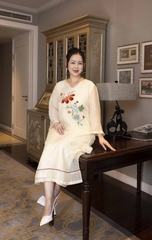 M COLLECTION | Váy Đầm Nữ Trung Niên Tặng Mẹ Suông Vải Xốp Hàn Phối Lụa Thêu Hoa Cổ Chữ V D13102LW01