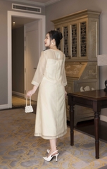 M COLLECTION | Váy Đầm Tiệc Suông Nữ Trung Niên Tặng Mẹ Vải Tơ Tay Lỡ Cổ V Phối Màu Thêu Hoa D13135W01