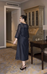 M COLLECTION | Váy Đầm Tiệc Suông Nữ Trung Niên Tặng Mẹ Vải Tơ Tay Lỡ Cổ V Phối Màu Thêu Hoa D13135W01