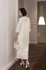 M COLLECTION | Váy Đầm Nữ Trung Niên Tặng Mẹ, Bà Suông Cotton Cát Thêu Hoa Hè Cổ Tròn Tay Lỡ D12978LW01