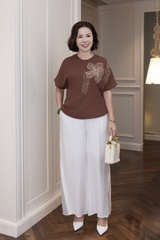 M COLLECTION | Áo Kiểu Nữ Trung Niên Tặng Mẹ, Bà Linen Thêu Hoa Cổ Tròn Tay Ngắn Cánh Dơi A12942