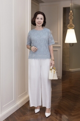 M COLLECTION | Áo Kiểu Nữ Trung Niên Tặng Mẹ Ren Lưới Thêu Hoa Lót Lụa Cổ Tròn Tay Ngắn A12702LW01