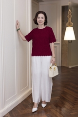 M COLLECTION | Áo Kiểu Nữ Trung Niên Tặng Mẹ Ren Lưới Thêu Hoa Lót Lụa Cổ Tròn Tay Ngắn A12702LW01