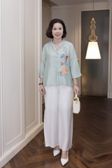 M COLLECTION | Áo Nữ Trung Niên Tặng Mẹ Cổ Trụ Lụa Hàn Cài Nút Tay Lỡ Thoáng Mát Thêu Hoa A13043LW01