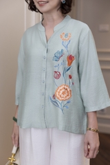 M COLLECTION | Áo Nữ Trung Niên Tặng Mẹ Cổ Trụ Lụa Hàn Cài Nút Tay Lỡ Thoáng Mát Thêu Hoa A13043LW01