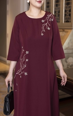 M COLLECTION | Váy Đầm Suông Nữ Trung Niên Tặng Mẹ Lụa Dày Thêu Hoa Tay Lỡ Cổ Tròn Dự Tiệc D13192LW01