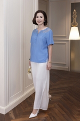 M COLLECTION | Áo Kiểu Nữ Trung Niên Tặng Mẹ Lụa Hàn Phối Ren Lưới Thêu Hoa Cài Nút Tay Ngắn A10955