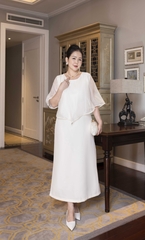 M COLLECTION | Váy Đầm Nữ Trung Niên Tặng Mẹ Phom Suông Cổ Tròn Lụa Dày Phối Choàng Tơ Hàn D13099LW01