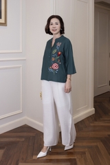 M COLLECTION | Áo Nữ Trung Niên Tặng Mẹ Cổ Trụ Lụa Hàn Cài Nút Tay Lỡ Thoáng Mát Thêu Hoa A13043LW01