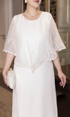 M COLLECTION | Váy Đầm Nữ Trung Niên Tặng Mẹ Phom Suông Cổ Tròn Lụa Dày Phối Choàng Tơ Hàn D13099LW01