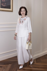 M Collection | Áo Kiểu Trung Niên Tặng Mẹ Cổ Tròn Cài Nút Tay Lỡ Thêu Hoa Chất Vải Lụa Hàn A13107LW01