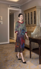 M COLLECTION | Váy Đầm Nữ Trung Niên Tặng Mẹ, Bà Suông Đũi Bông In Hoa Cổ Tròn Tay Lỡ D13224LW01