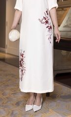 M COLLECTION | Váy Đầm Tiệc Suông Nữ Trung Niên Tặng Mẹ Lụa Dày Cổ Tròn Tay Lỡ Thêu Hoa D13193LW01