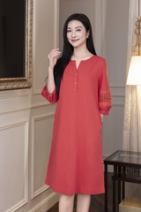 SWANLAKE | Váy Đầm Nữ Suông Cổ Trụ Cài Nút Vải Linen Tay Lỡ Phồng Thêu Hoa Phối Lưới Công Sở D12815LW01