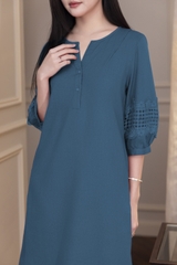 SWANLAKE | Váy Đầm Nữ Suông Cổ Trụ Cài Nút Vải Linen Tay Lỡ Phồng Thêu Hoa Phối Lưới Công Sở D12815LW01