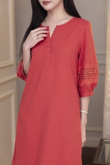 SWANLAKE | Váy Đầm Nữ Suông Cổ Trụ Cài Nút Vải Linen Tay Lỡ Phồng Thêu Hoa Phối Lưới Công Sở D12815LW01