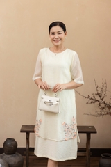 M Collection | Váy Đầm Trung Niên Tặng Mẹ Phom A Hai Lớp Cổ Tròn Tay Lỡ Chất Liệu Xốp Hàn Thêu Hoạ Tiết - D12311LW01