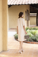 SWANLAKE | Váy Đầm Midi Nữ Phom Suông Cổ Tròn Tay Ngắn Thêu Hoa Chất Vải Linen Dạo Phố D13187LW01